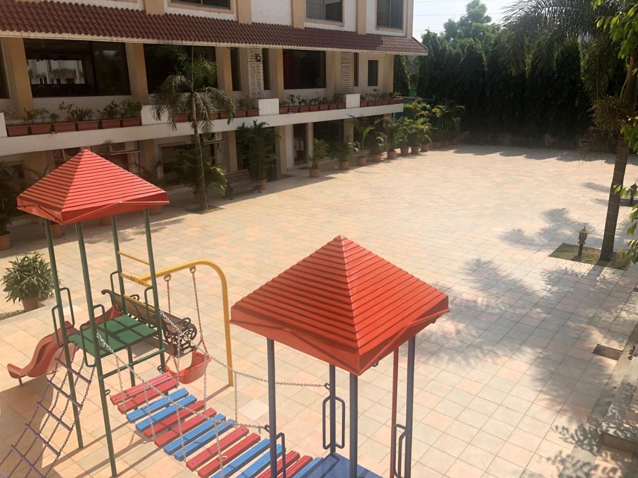 Resort Silver Hills Lonavala Luaran gambar